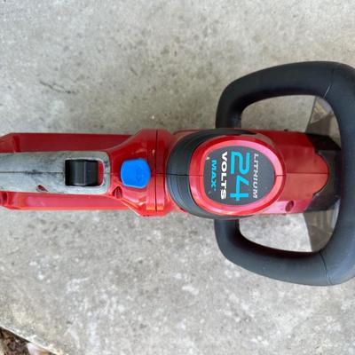 TORO Cordless Hedge Trimmer