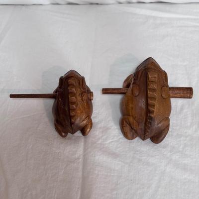 Two Wooden Frog Percussion Rasps (LR-DZ)