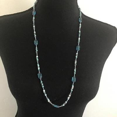 Very nice glass blue beaded necklace