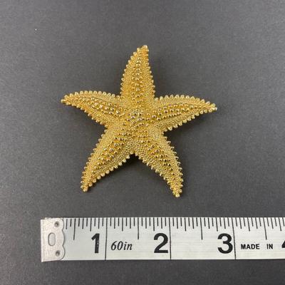 -67- MONET | Textured Gold Tone Starfish Brooch | Marked