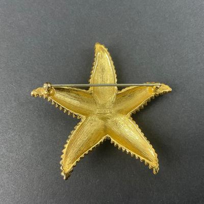-67- MONET | Textured Gold Tone Starfish Brooch | Marked