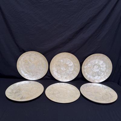 Scalloped Capiz Shell Placemats and Plates (LR-DZ)