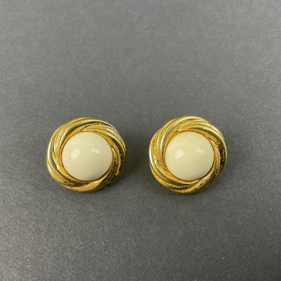 -74- MONET | Gold Tone Clip Earrings | Marked