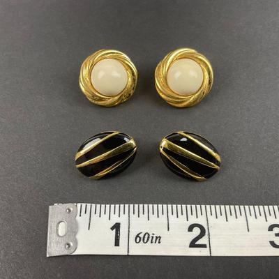 -74- MONET | Gold Tone Clip Earrings | Marked