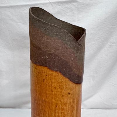Nature-Inspired Ceramic Vase (LR-DZ)