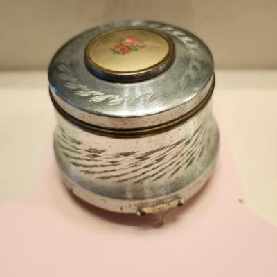 Silvertone Powder Puff Music Box with etched leaf design