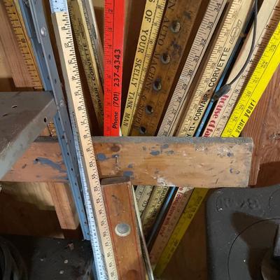Many yard sticks