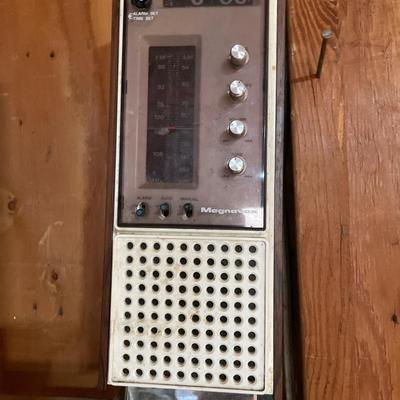 Magnovox radio