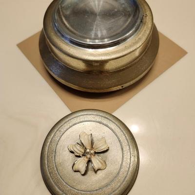 Gold Metallic Vintage Powder Puff Music Box