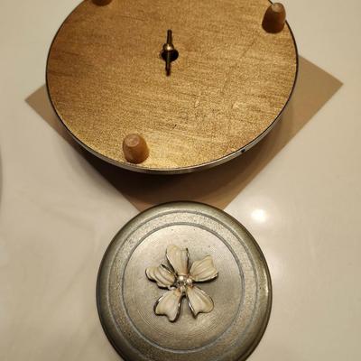 Gold Metallic Vintage Powder Puff Music Box