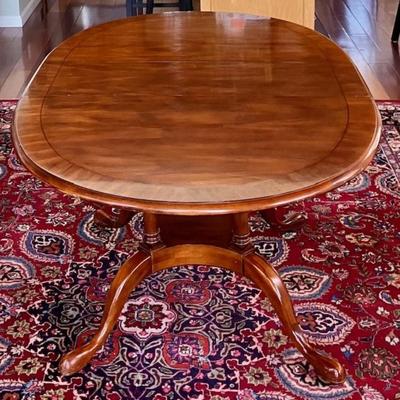 Dining Table With Two Leaves And Pads
