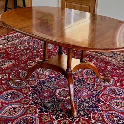 Dining Table With Two Leaves And Pads