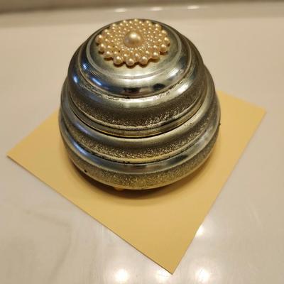 Pale Metallic Green Powder Puff Music Box