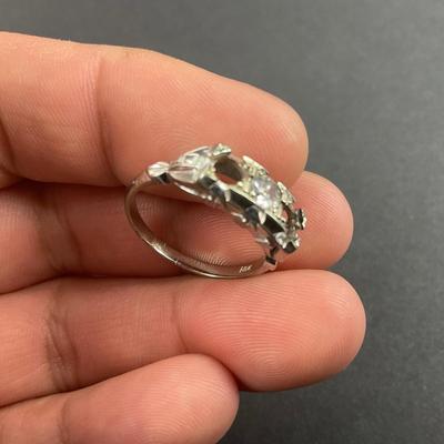 -84- GOLD | 18K White Gold & Diamond Ring | Marked