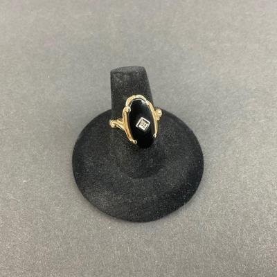 -87- GOLD | 10K Yellow Gold & Black Onyx Oval Ring WIth Diamond