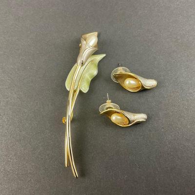 -94- COSTUME | Calla Lily Brooch & Earrings Set