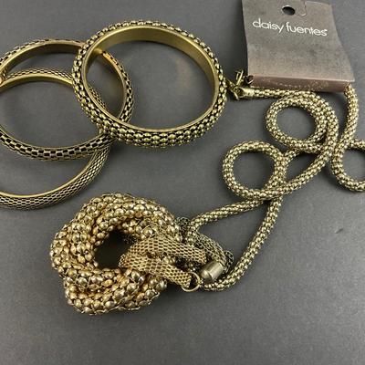 -96- COSTUME JEWELRY | Assorted Bracelets & Necklace