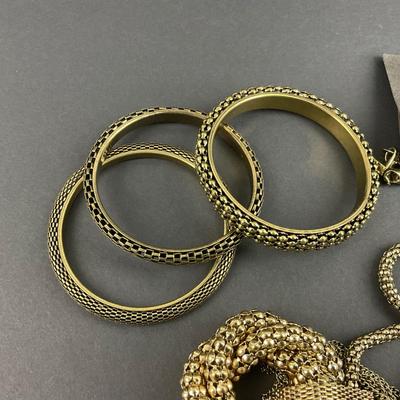 -96- COSTUME JEWELRY | Assorted Bracelets & Necklace