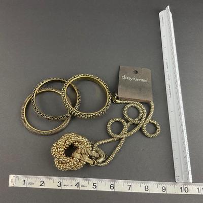 -96- COSTUME JEWELRY | Assorted Bracelets & Necklace
