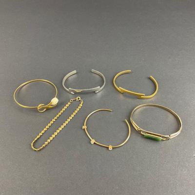 -99- COSTUME JEWELRY | Assortment Of Avon Bracelets