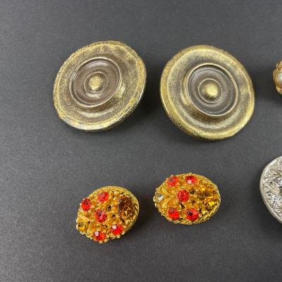 -101- COSTUME JEWELRY | Miscellaneous Assortment Of Clip Earrings