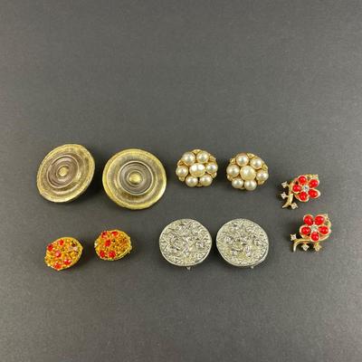 -101- COSTUME JEWELRY | Miscellaneous Assortment Of Clip Earrings