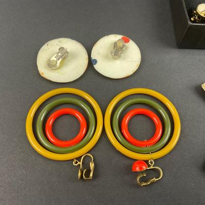 -102- COSTUME JEWELRY | Miscellaneous Assortment Of Clip Earrings