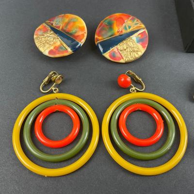 -102- COSTUME JEWELRY | Miscellaneous Assortment Of Clip Earrings