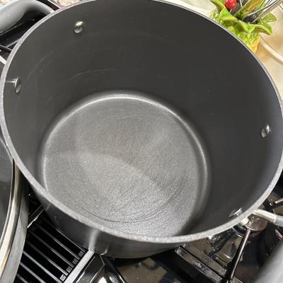 Kitchen lot -4 - Analon Pots & Pans