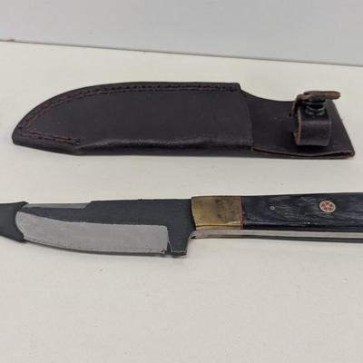Fixed Blade Hunting Knife With Sheath