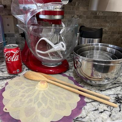 Kitchen Lot 9 - Kitchen Aid Mixer & more
