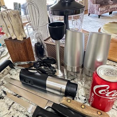 Kitchen Lot 11 -Hopvision Blender, Knives & more