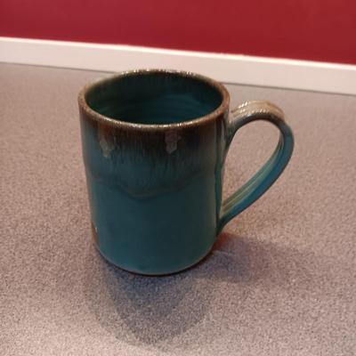 SIGNED TEA CUP, BOWL AND SMALLER SERVING DISH OR CANDLE HOLDER