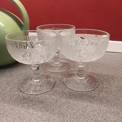 VINTAGE USA STONEWARE BALL PITCHER W/6 GLASS SHERBET CUPS