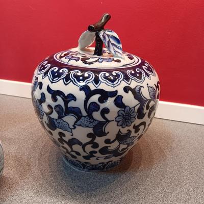 BLUE AND WHITE APPLE COOKIE JAR, GINGER JAR AND A CRUET