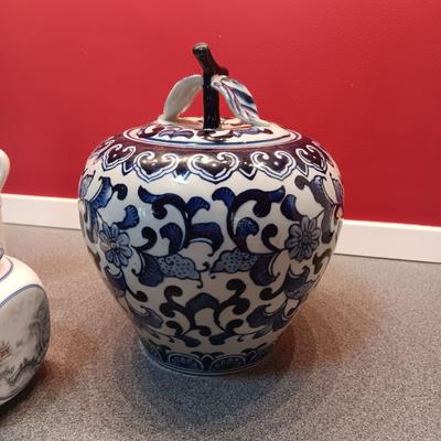 BLUE AND WHITE APPLE COOKIE JAR, GINGER JAR AND A CRUET