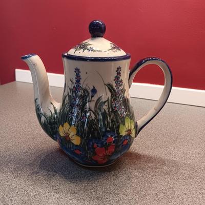 LORD NELSON POTTERY BUD VASE, KALICH TEAPOT AND CLAY VASE