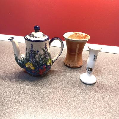 LORD NELSON POTTERY BUD VASE, KALICH TEAPOT AND CLAY VASE