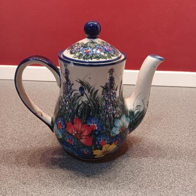LORD NELSON POTTERY BUD VASE, KALICH TEAPOT AND CLAY VASE