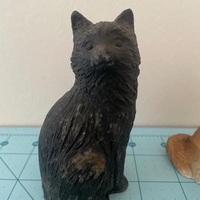Resin cat and dog statue