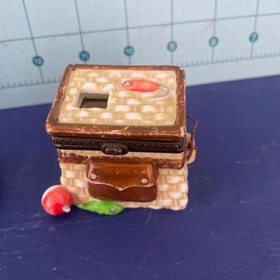 Tiger and trinket box