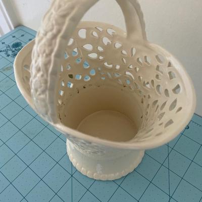 Ceramic basket