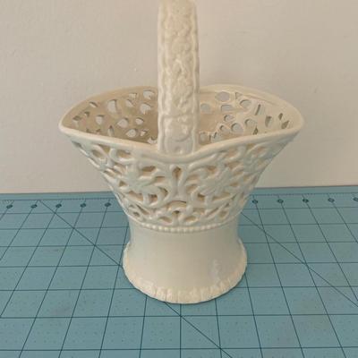 Ceramic basket