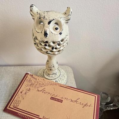 Owl decor and stories in script