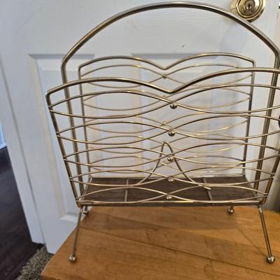 Magazine holder