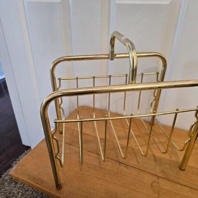 Magazine holder