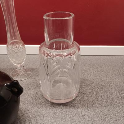 CRYSTAL CANDY DISH W/LID, CRYSTAL AND PORCELAIN VASES
