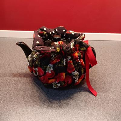 PORCELAIN TEAPOT WITH A WRAP, CLAY MUG AND PLATE PLUS MARBLED GLASS PITCHER