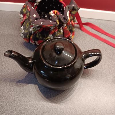 PORCELAIN TEAPOT WITH A WRAP, CLAY MUG AND PLATE PLUS MARBLED GLASS PITCHER