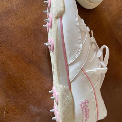 Women’s golf shoes